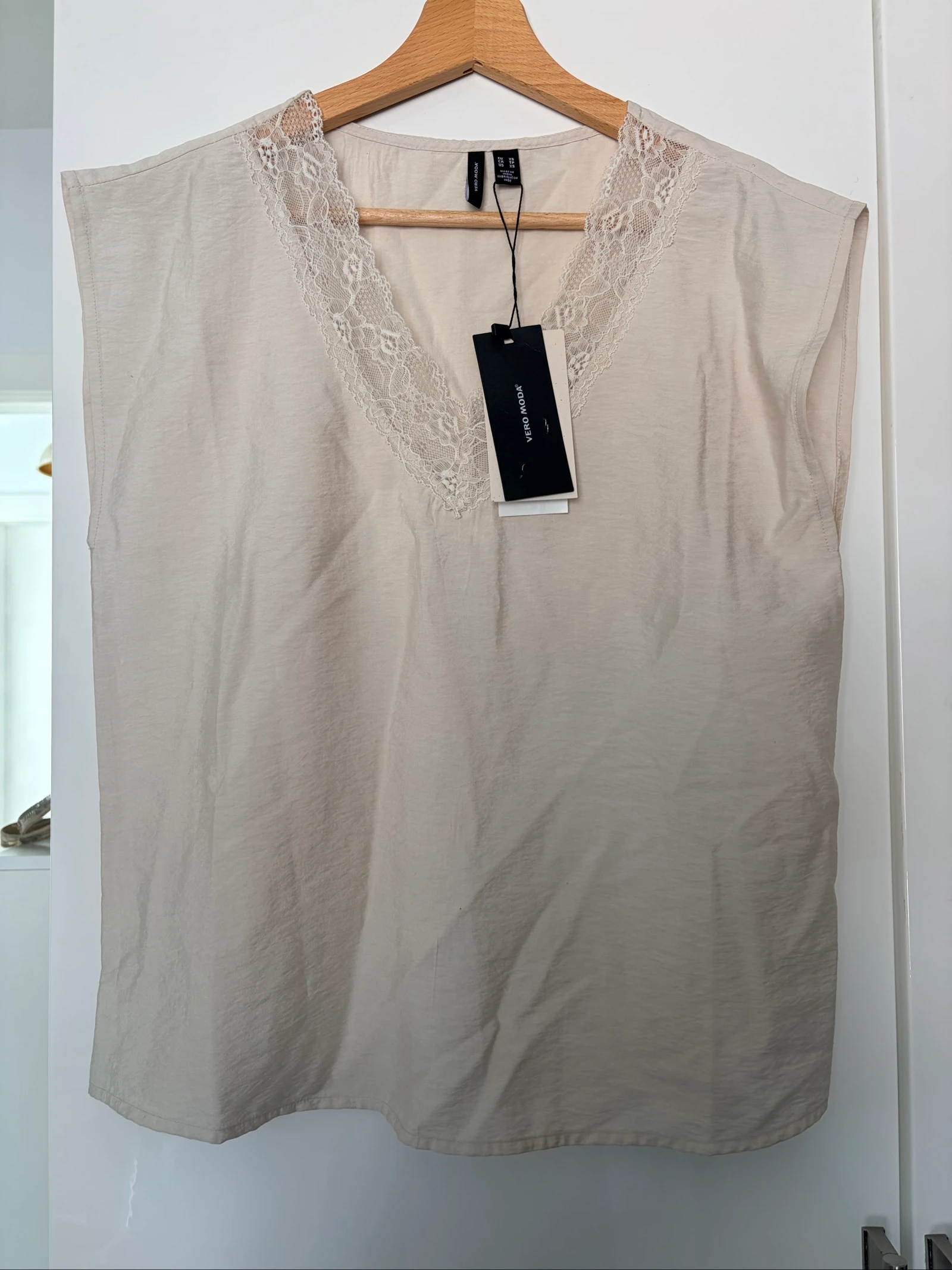 Débardeur Vero Moda – neuf avec étiquette – dentelle & viscose – photo 2